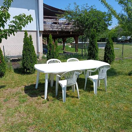 Gite Les Dames Du Quint 3 Etoiles Baume-les-Dames Exterior photo