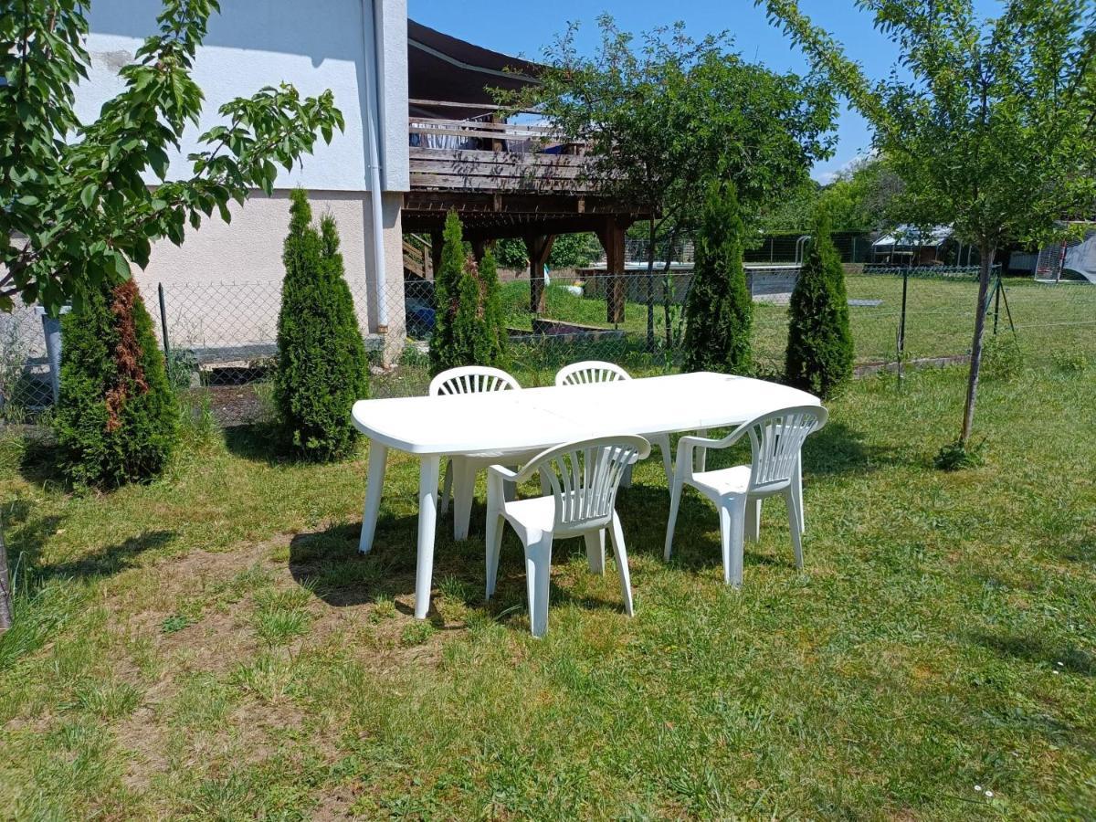 Gite Les Dames Du Quint 3 Etoiles Baume-les-Dames Exterior photo
